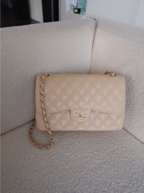 CHANEL Beige Quilted Shoulder Bag with Gold Chain